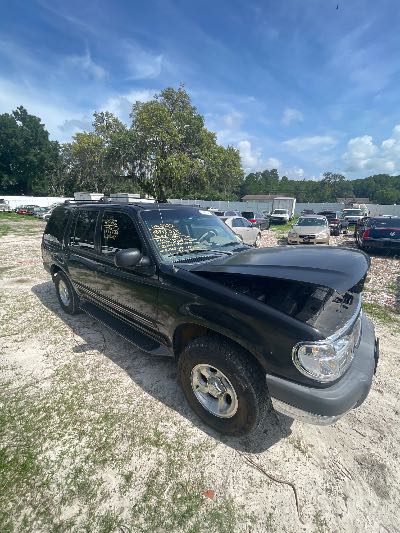 1999 Ford Explorer Location - Ford - Row 34 - Stock # H53192