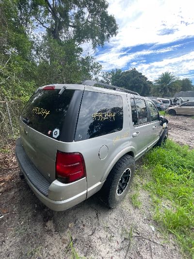 2002 Ford Explorer Location - Ford - Row 31 - Stock # H53244