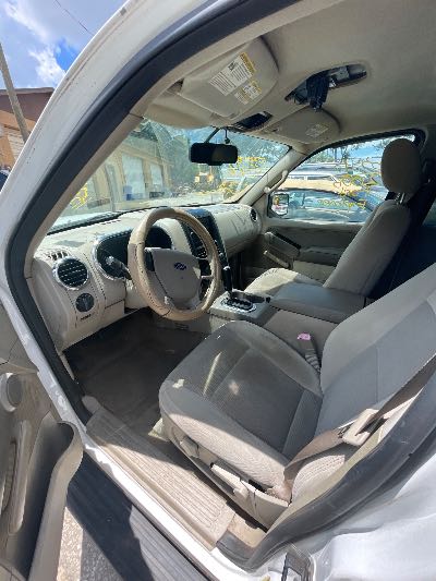 2006 Ford Explorer Location - Ford - Row 28 - Stock # H53595