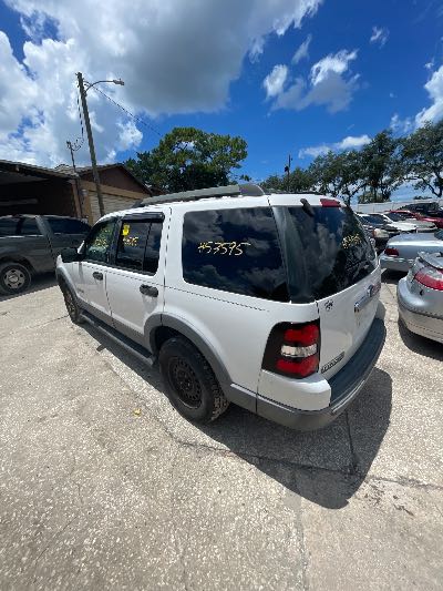 2006 Ford Explorer Location - Ford - Row 28 - Stock # H53595