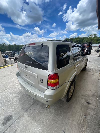 2005 Ford Escape Location - Ford - Row 27 - Stock # H53594