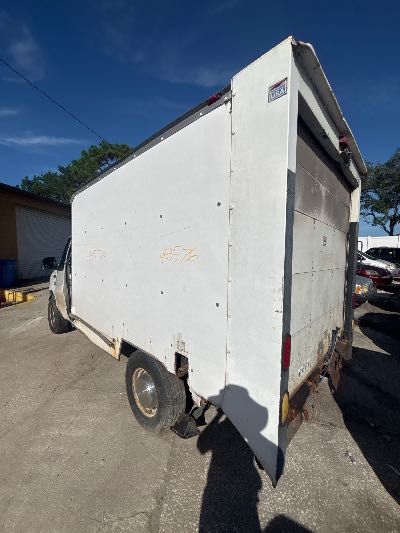 2002 Ford Econoline Commercial Cutaway Location - Large Trucks & Vans - Row 26 - Stock # H53576