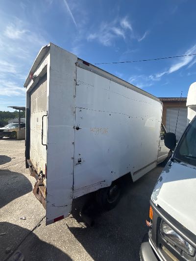 2002 Ford Econoline Commercial Cutaway Location - Large Trucks & Vans - Row 26 - Stock # H53576