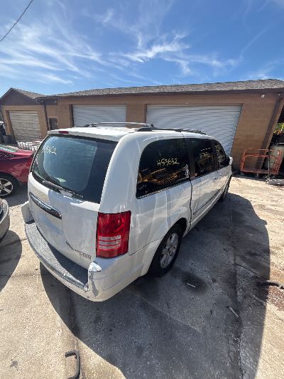 2010 Chrysler Town & Country Location - Chrysler - Row 45 - Stock # H53632