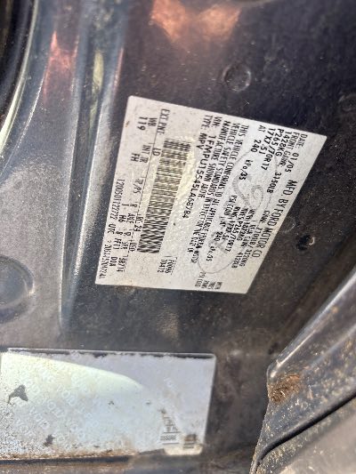 2005 Ford Expedition Location - Large Trucks & Vans - Row 25 - Stock # H53625