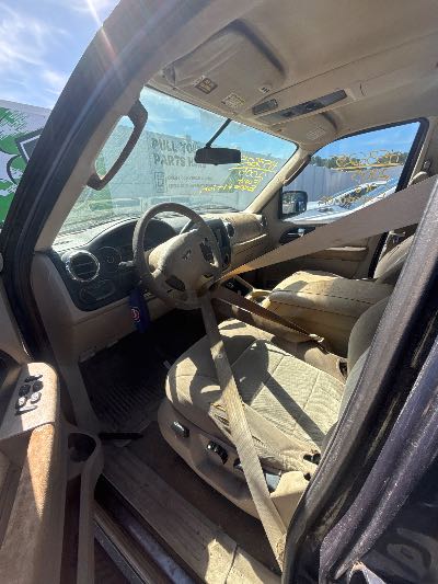 2005 Ford Expedition Location - Large Trucks & Vans - Row 25 - Stock # H53625