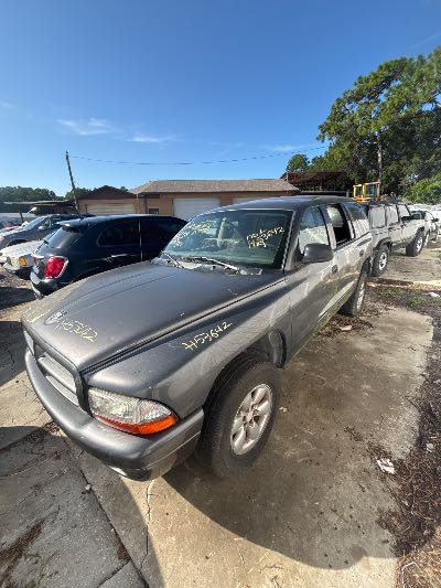 2003 Dodge Durango Location - Chrysler - Row 45 - Stock # H53642