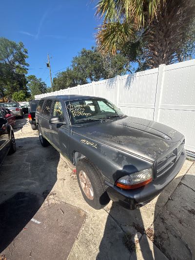 2003 Dodge Durango Location - Chrysler - Row 45 - Stock # H53642