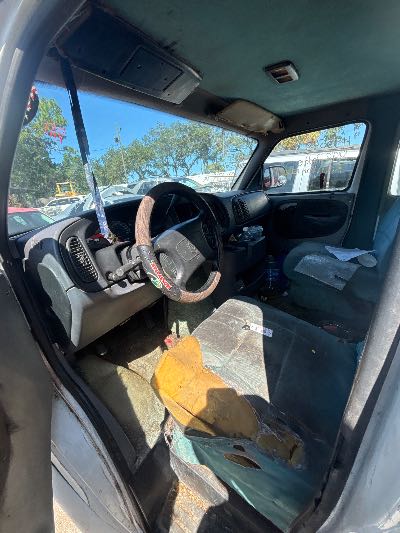 1999 Dodge Ram Van Location - Large Trucks & Vans - Row 30 - Stock # H53648