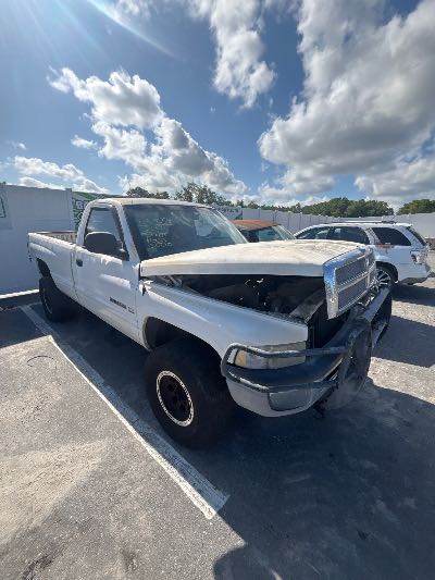 2001 Dodge Ram 2500 Location - Large Trucks & Vans - Row 26 - Stock # H53664