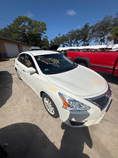 2014 Nissan Altima Location - Imports - Row 21 - Stock # H53668