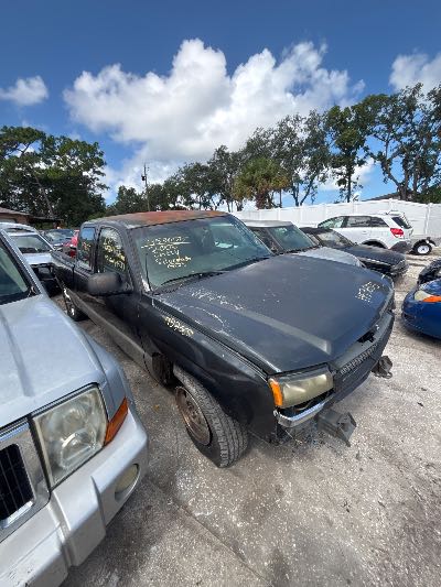 2005 Chevrolet Silverado 1500 Location - Large Trucks & Vans - Row 26 - Stock # H53655
