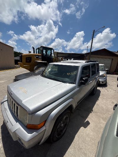 2007 Jeep Commander Location - Chrysler - Row 46 - Stock # H53702