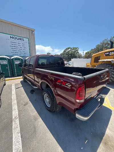 2004 Ford Super Duty F-250 Location - Large Trucks & Vans - Row 27 - Stock # H53712