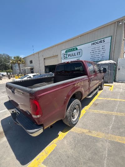 2004 Ford Super Duty F-250 Location - Large Trucks & Vans - Row 27 - Stock # H53712