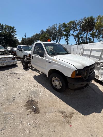2006 Ford Super Duty F-350 SRW Location - Large Trucks & Vans - Row 26 - Stock # H53721