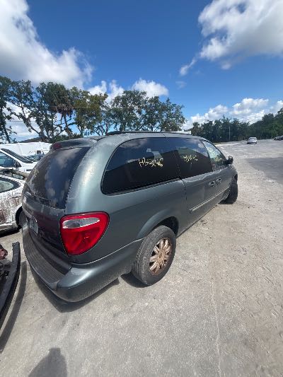 2007 Chrysler Town & Country LWB Location - Chrysler - Row 45 - Stock # H53146