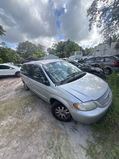 2001 Chrysler Town & Country Location - Chrysler - Row 47 - Stock # H52985