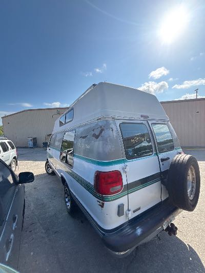 1996 Dodge Ram Van Location - Large Trucks & Vans - Row 28 - Stock # H53741
