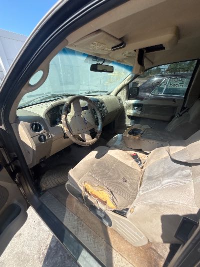 2005 Ford F-150 Location - Large Trucks & Vans - Row 27 - Stock # H53755