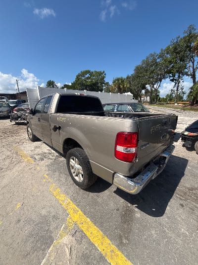 2005 Ford F-150 Location - Large Trucks & Vans - Row 27 - Stock # H53755