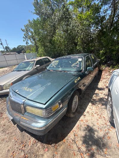 1996 Lincoln Town Car Location - Ford - Row 33 - Stock # H53208