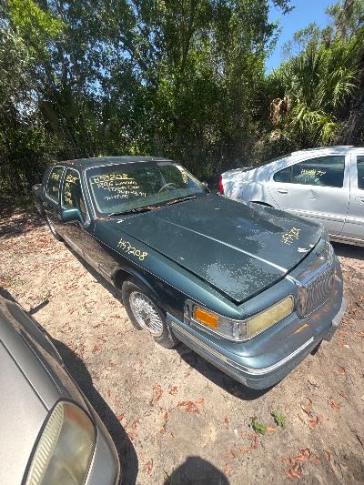 1996 Lincoln Town Car Location - Ford - Row 33 - Stock # H53208