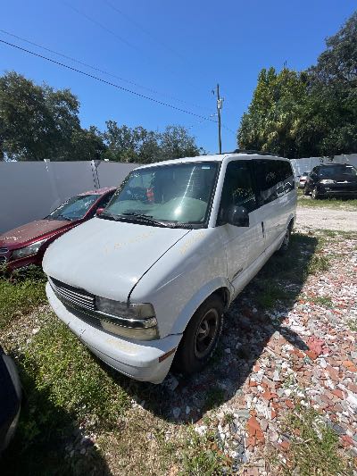 2001 Chevrolet Astro Passenger Location - GM - Row 34 - Stock # H53240