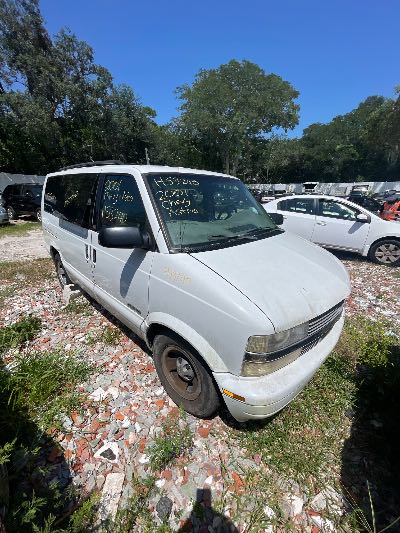 2001 Chevrolet Astro Passenger Location - GM - Row 34 - Stock # H53240
