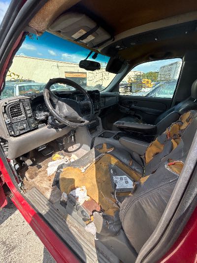 2001 Chevrolet Silverado 2500HD Location - Large Trucks & Vans - Row 27 - Stock # H53763