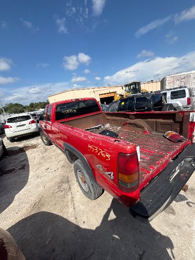 2001 Chevrolet Silverado 2500HD Location - Large Trucks & Vans - Row 27 - Stock # H53763
