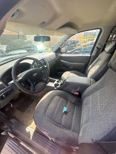 2004 Ford Explorer Location - Ford - Row 30 - Stock # H53683
