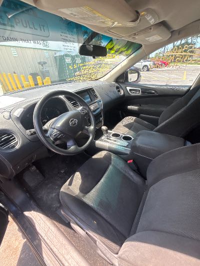 2015 Nissan Pathfinder Location - Imports - Row 13 - Stock # H53602