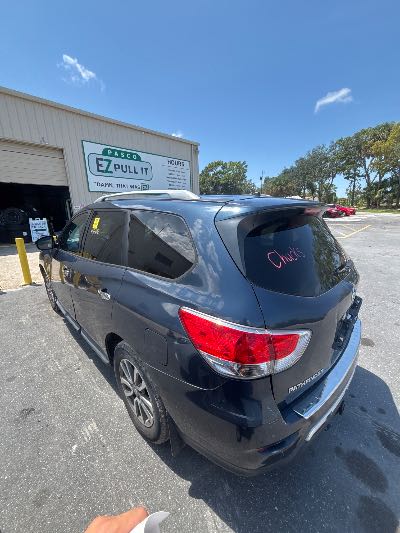 2015 Nissan Pathfinder Location - Imports - Row 13 - Stock # H53602