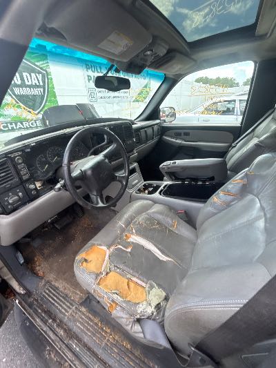 2001 Chevrolet Suburban 1500 Location - Large Trucks & Vans - Row 27 - Stock # H53828