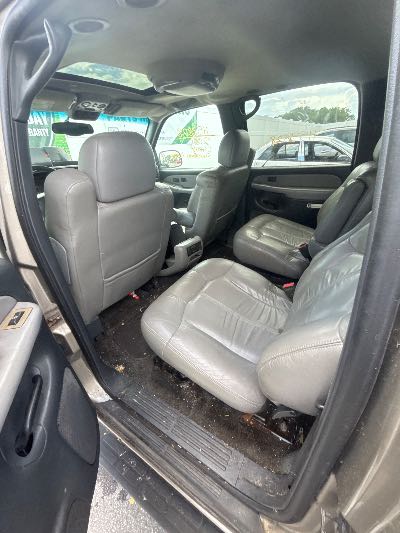 2001 Chevrolet Suburban 1500 Location - Large Trucks & Vans - Row 27 - Stock # H53828