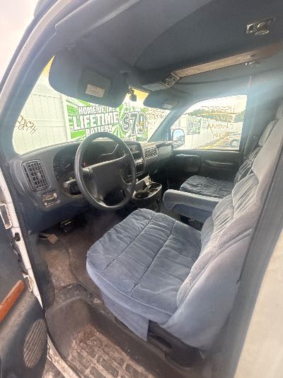 1996 Chevrolet Chevy Van Location - Large Trucks & Vans - Row 28 - Stock # H53855