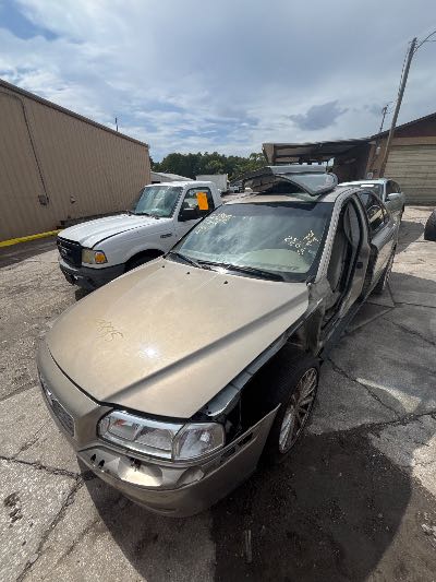 2004 Volvo S80 Location - Imports - Row 25 - Stock # H53885