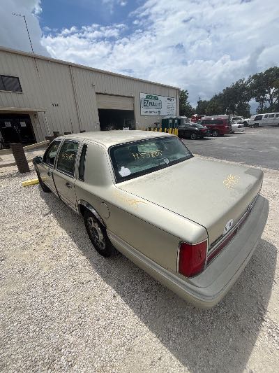 1997 Lincoln Town Car Location - Ford - Row 31 - Stock # H53895