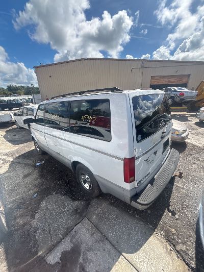 1997 GMC Safari Passenger Location - GM - Row 40 - Stock # H53917