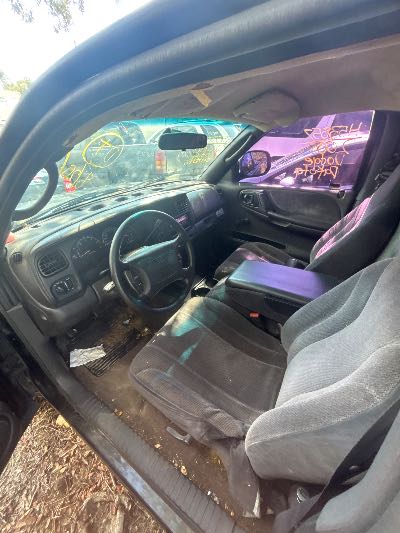 2000 Dodge Dakota Location - Large Trucks & Vans - Row 31 - Stock # H53857