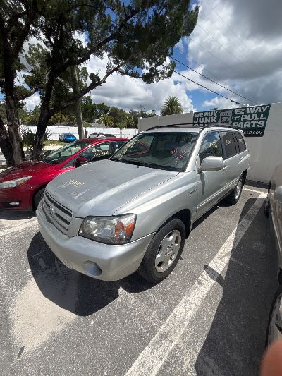 2004 Toyota Highlander Location - Imports - Row 999 - Stock # H53939