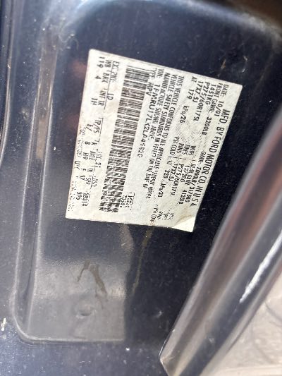 2002 Ford Expedition Location - Large Trucks & Vans - Row 30 - Stock # H53951