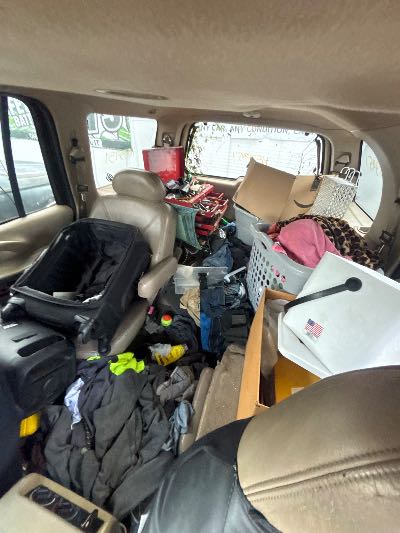 2002 Ford Expedition Location - Large Trucks & Vans - Row 30 - Stock # H53951