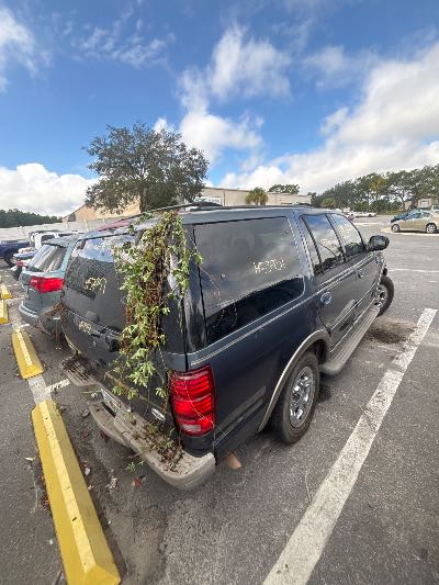 2002 Ford Expedition Location - Large Trucks & Vans - Row 30 - Stock # H53951