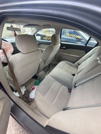 2007 Ford Fusion Location - Ford - Row 32 - Stock # H53958