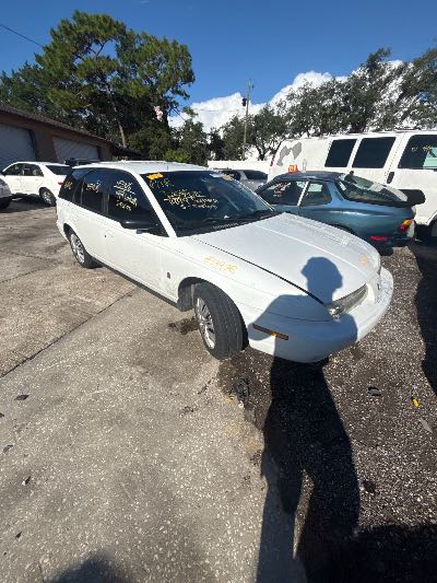 1999 Saturn SW2 Location - GM - Row 40 - Stock # H53976