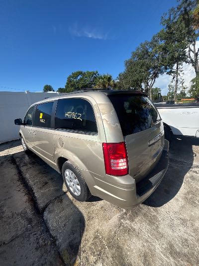 2009 Chrysler Town & Country Location - Chrysler - Row 38 - Stock # H53962