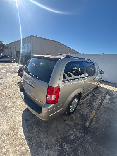 2009 Chrysler Town & Country Location - Chrysler - Row 38 - Stock # H53962