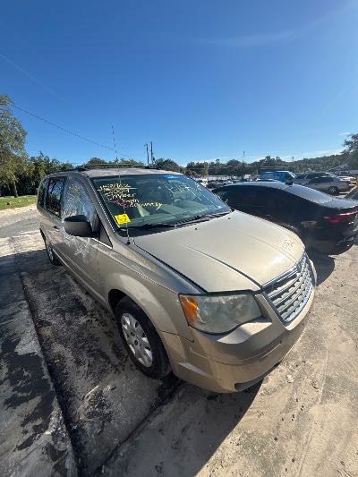 2009 Chrysler Town & Country Location - Chrysler - Row 38 - Stock # H53962